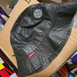 Supreme Stone Island Crusher S/M